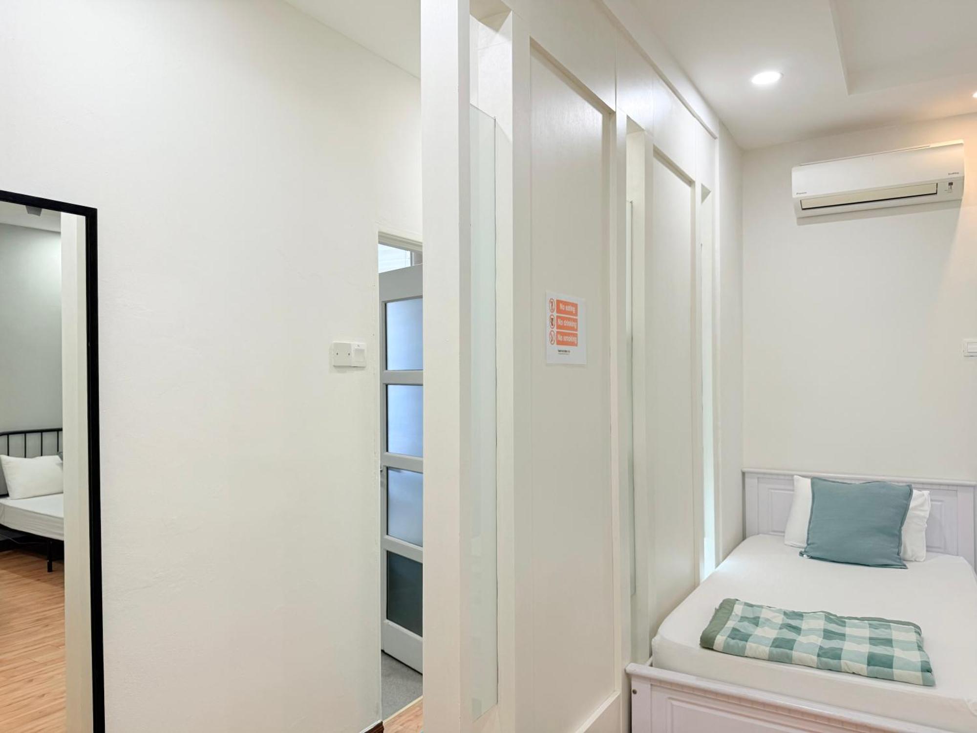 Ocean 19 Shamrock Villa Beachfront Big Group 4 Bedroom 5 Bathroom With Pool Tanjung Bungah  Exterior foto